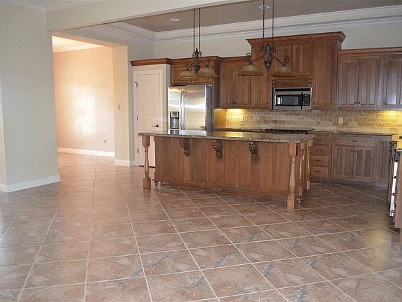 4th image of 6510 Pointe Park Dr