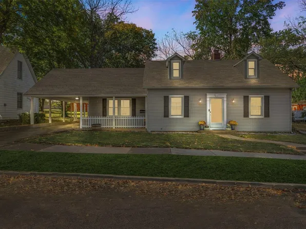 411 S Main St, Farmington, MO 63640