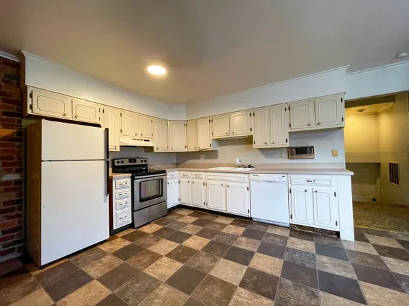 824 W Wayne St, 824 W Wayne St #2e4a9ab86, Muncie, IN 47303