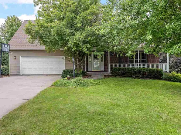 1712 Timber Hills Dr, Coralville, IA 52241
