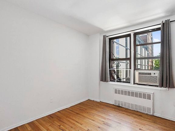 4th image of 1420 York Ave APT 4J