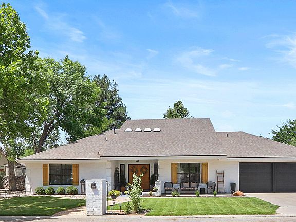 3rd image of 516 Country Oaks Dr