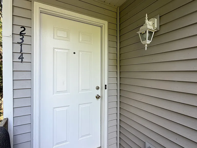 2314 Alan Dr — Photo 2