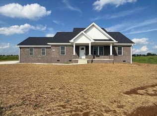 106 Woodford Dr, Bardstown, KY 40004