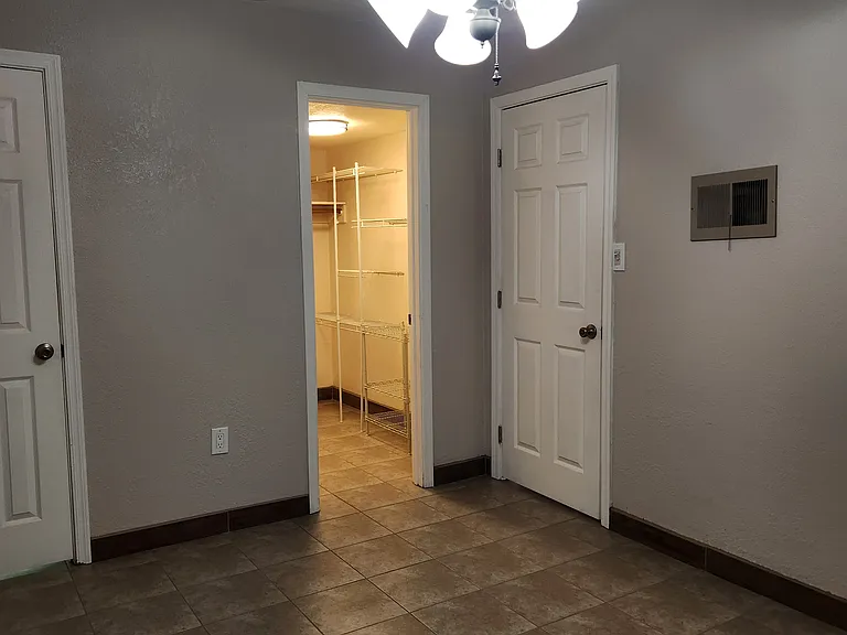 731 W Pepper Pl #2 — Photo 9