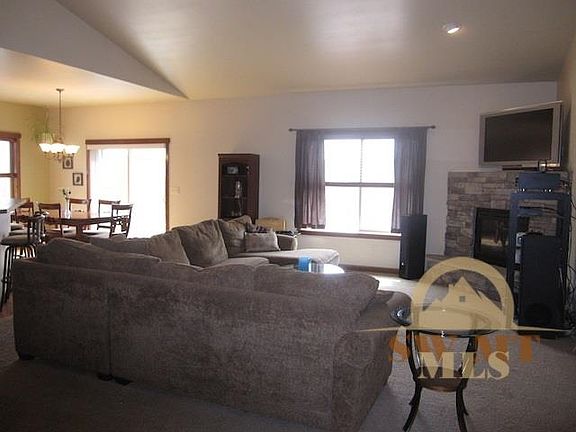 4th image of 317 Shelter Grove Cir