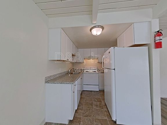 4th image of 965 NW Hobart Ave APT 8