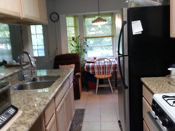 3rd image of 1006 Williams St