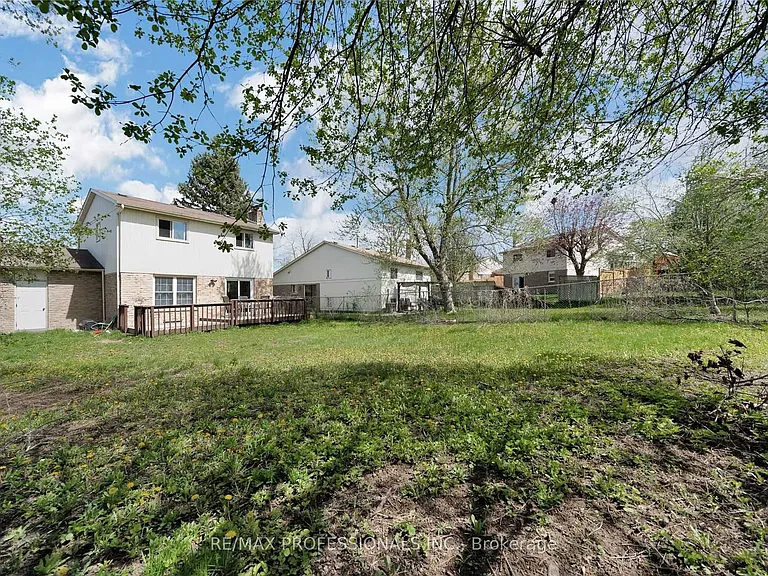 47 Wishford Dr — Photo 28