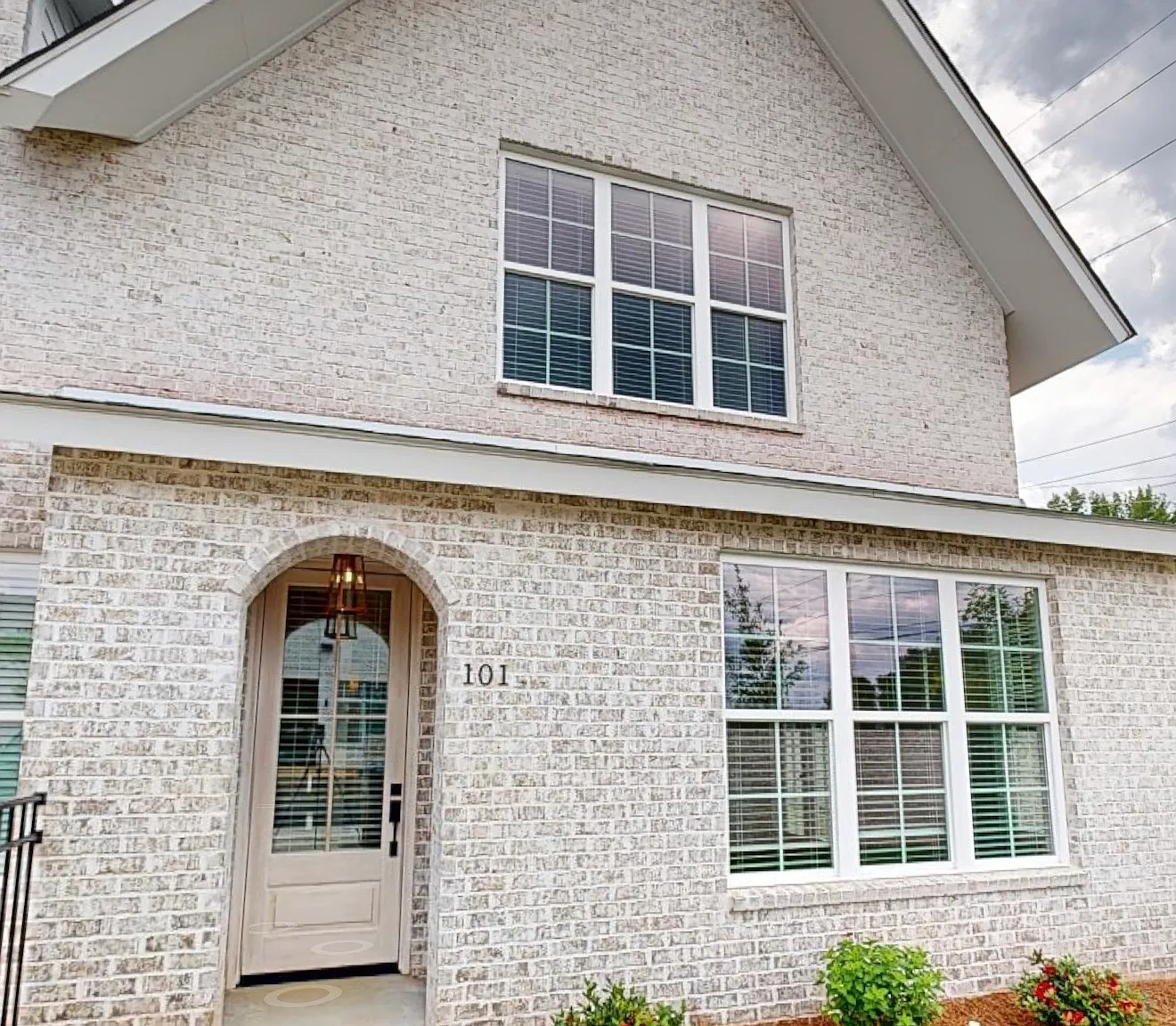 4 bed, 3.5 bath, 1721 sqft, $5,000 — Photo 1