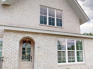 538 Richland Rd #101, Auburn, AL 36832
