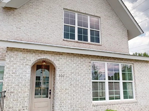 538 Richland Rd #101, Auburn, AL 36832