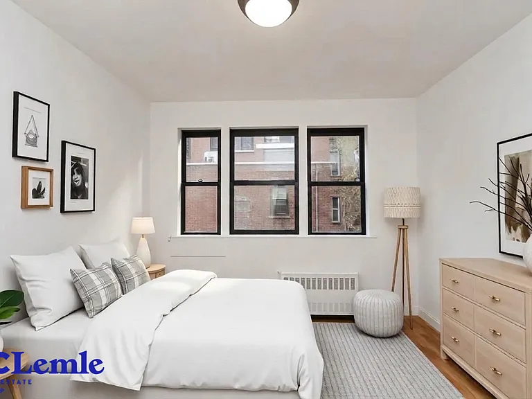 410 E 78th St #2R — Photo 3