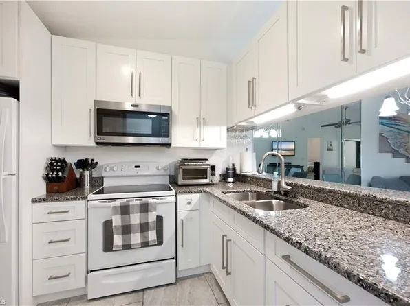 2041 Pine Isle LN #2041, NAPLES, FL 34112