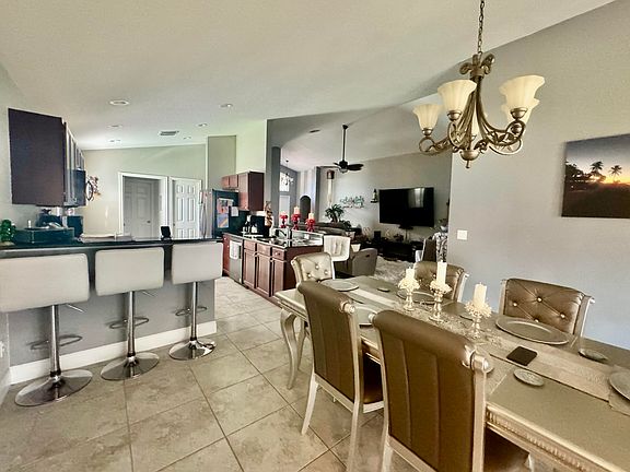 3rd image of 9621 Rainwood Ct