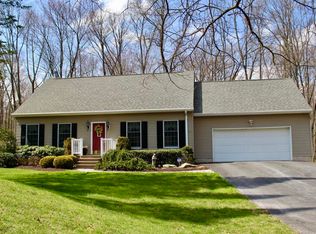 6043 Running Valley Rd, Stroudsburg, PA 18360