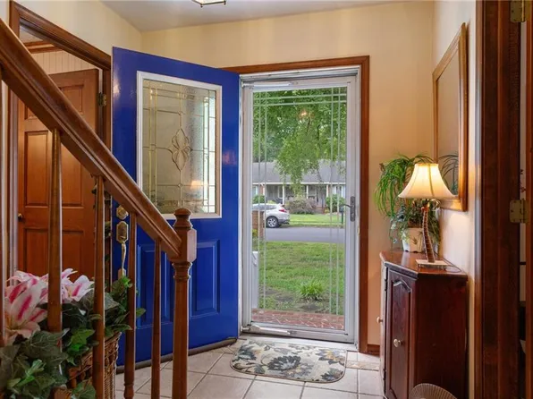 552 Sterling Rd, Virginia Beach, VA 23464