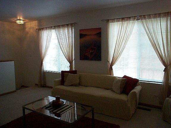 4th image of 15 Windsor Cir Unit D