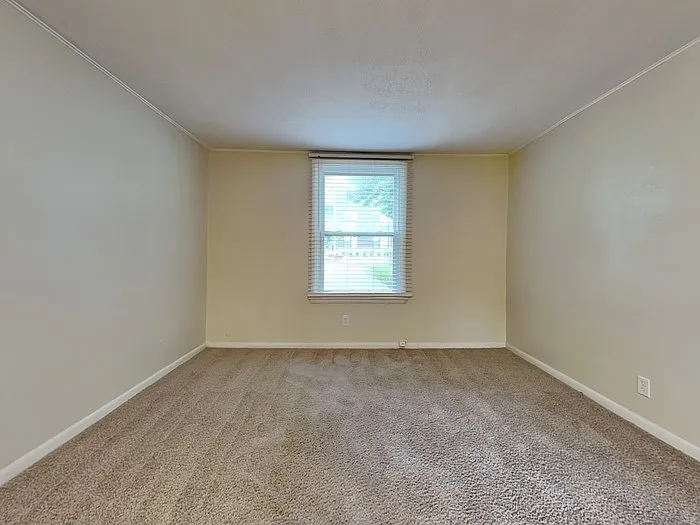 11199 Lantern Rd — Photo 4
