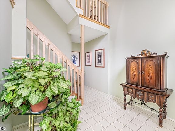 5th image of 44 Mill Pond Rd #44