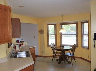 3350 Queensbury Dr, Columbus, IN 47203