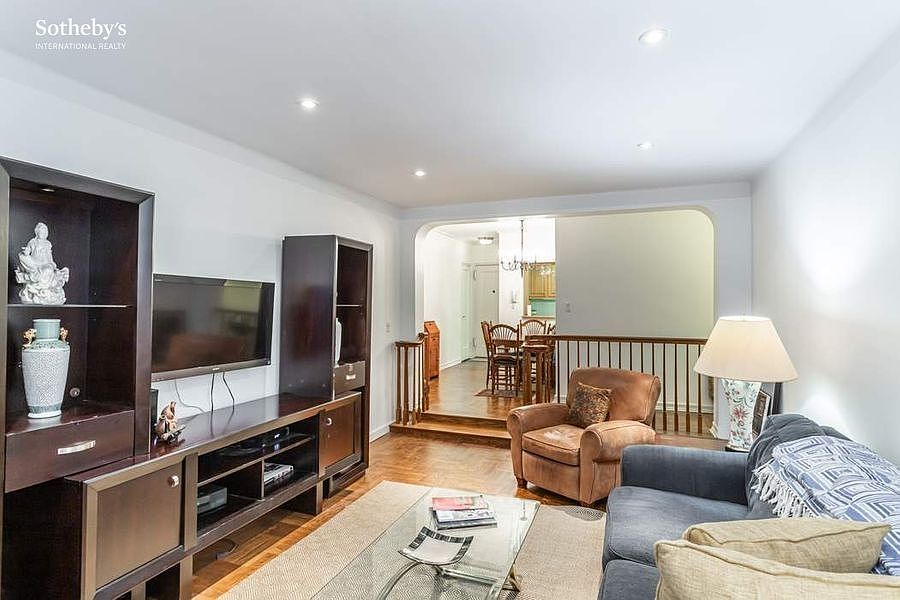 1st image of 155 E 71st St #2A