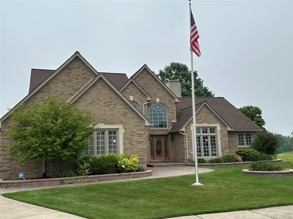 3281 Bywater Dr, Sterling Heights, MI 48314