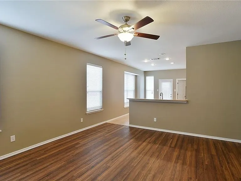 9109 Nathaniel Dr — Photo 12