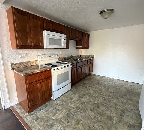5th image of 9717 Marjorie St #1