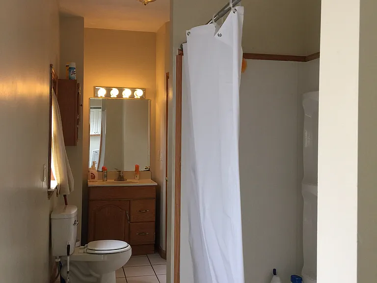 650 Franklin St #2 — Photo 5