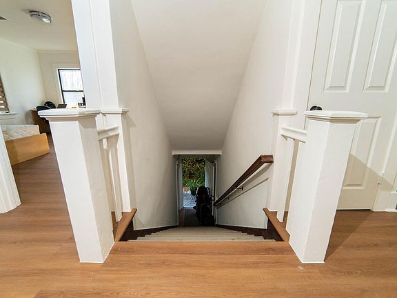 3rd image of 1023 S Wilton Pl