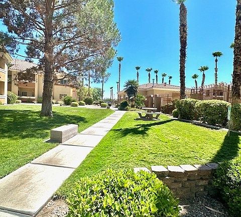2nd image of 1050 E Cactus Ave Unit 2032