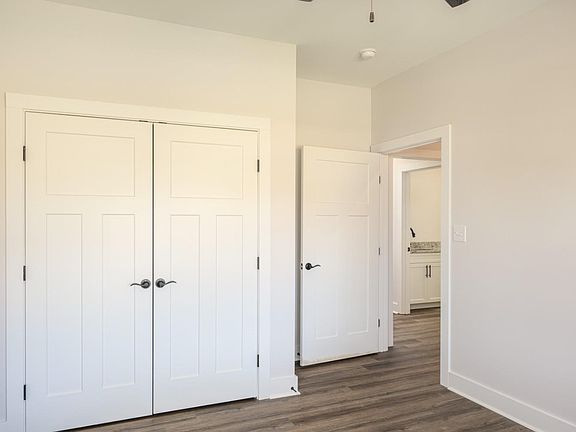 2nd image of 105 Lockridge Ln