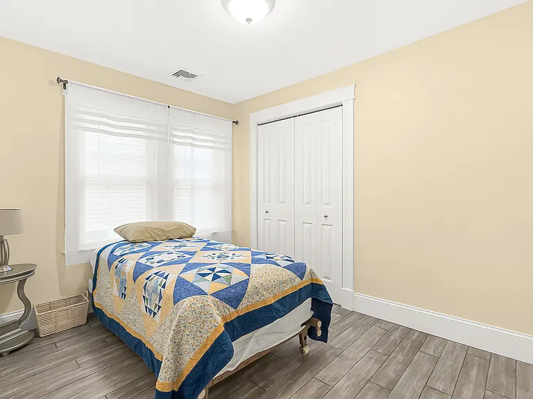 72 Windsor Rd #2 — Photo 10