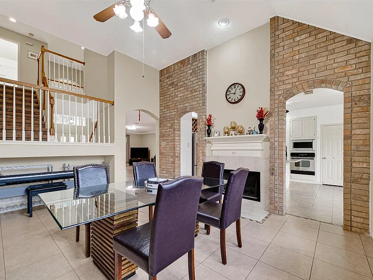 811 Colony Glen Ct — Photo 9