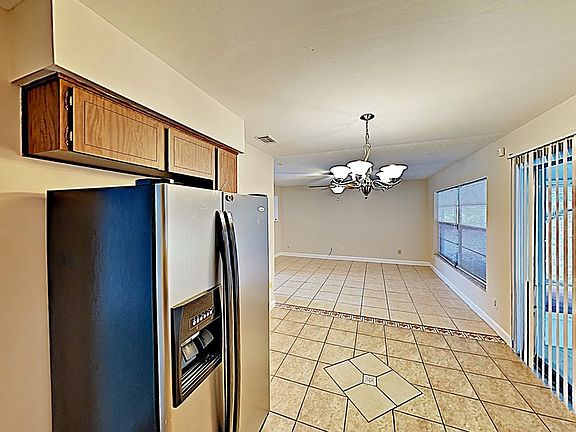 5th image of 250 Crestview Dr