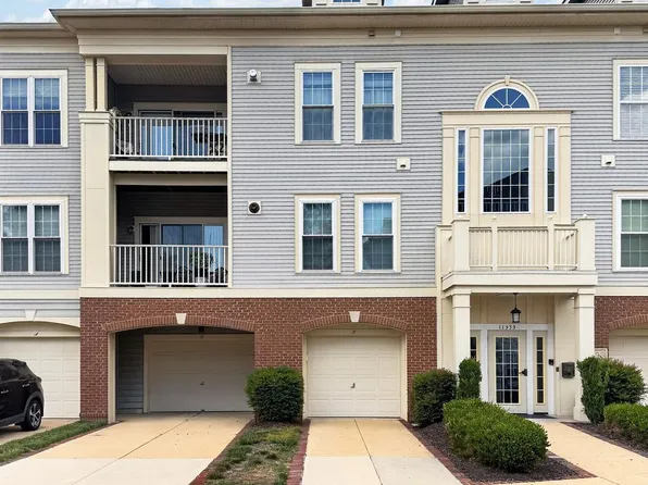11333 Westbrook Mill Ln Unit 301, Fairfax, VA 22030