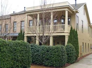 717 Hammond Dr, Woodstock, GA 30188