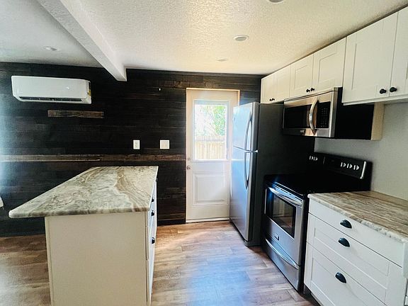 3rd image of 10810 N Annette Ave