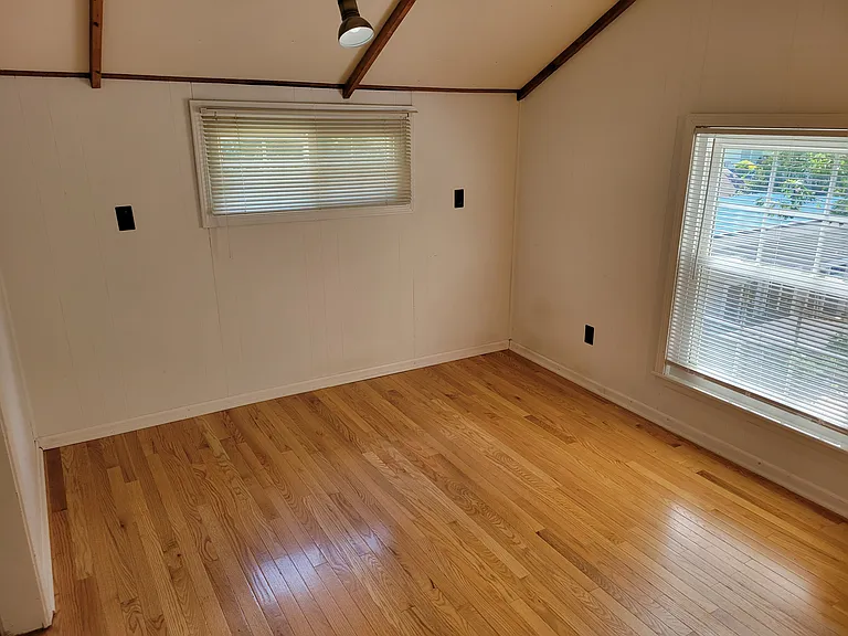 6720 Floyd St — Photo 15