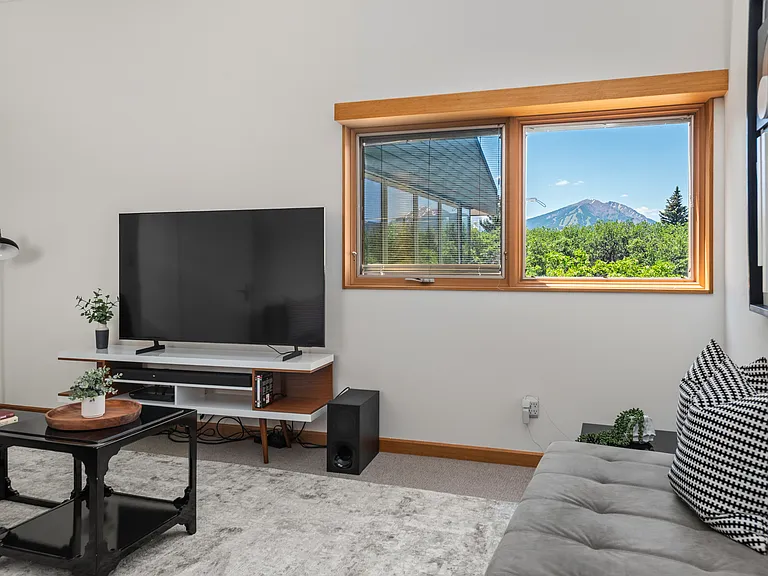 623 Johnson Dr — Photo 25