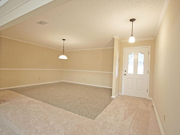 4th image of 8645 Royalwood Dr
