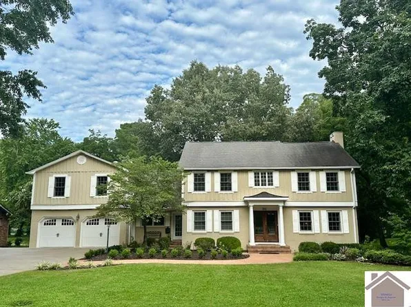 302 Oakdale Dr, Murray, KY 42071