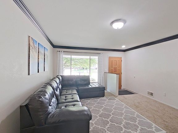 4th image of 24813 Highlands Dr