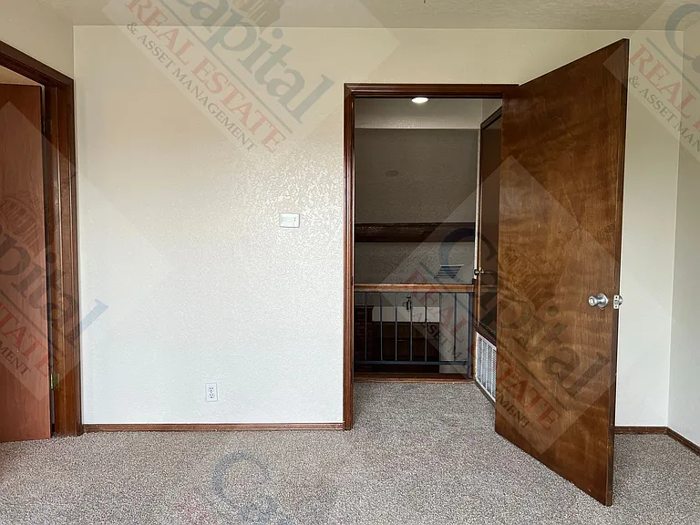 6717 W Britton Rd — Photo 27