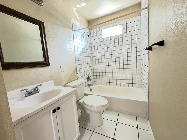 14424 Higgins Rd — Photo 9