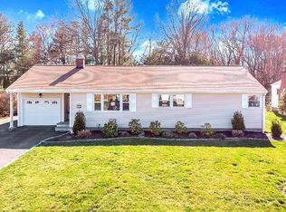 16 Meadow Park Dr, Milford, CT 06461