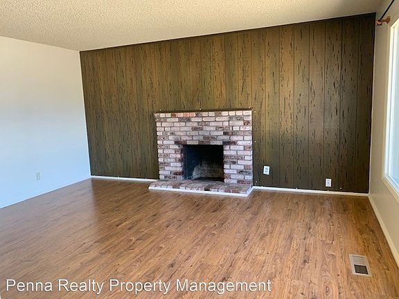 3rd image of 272 Gardenside Ave