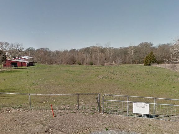 2nd image of 5913 Anthony Ln