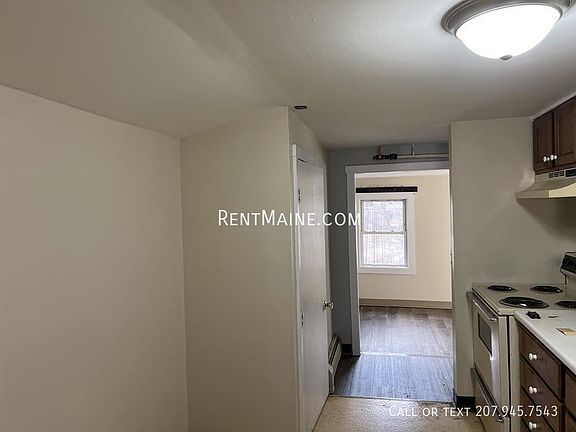 2nd image of 2412 Western Ave Unit R